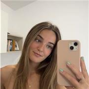 Profe de química imparte clases a todos los niveles